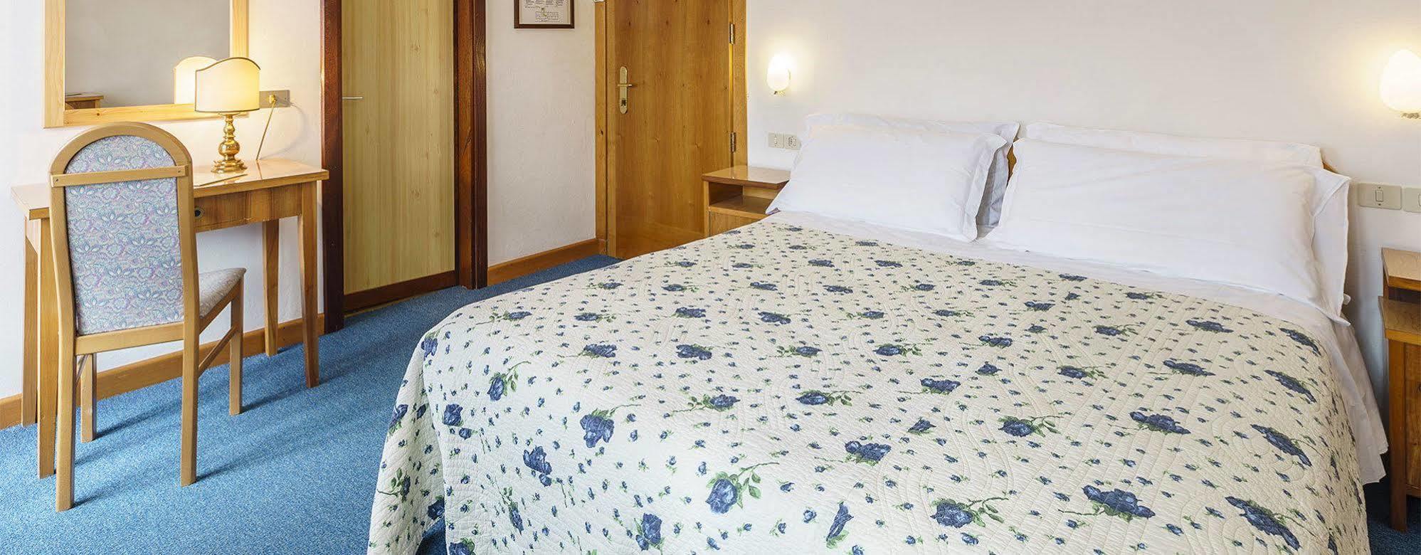 Hotel Roma San Vito di Cadore Exterior photo